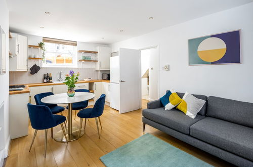 Foto 7 - JOIVY Chic & Modern 2-Bed Flat W/ Patio In Pimlico