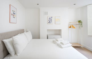 Foto 2 - Altido Chic & Modern 2-Bed Flat W/ Patio In Pimlico