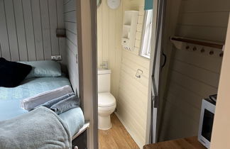 Photo 2 - Shepherds Hut - Riverside 2