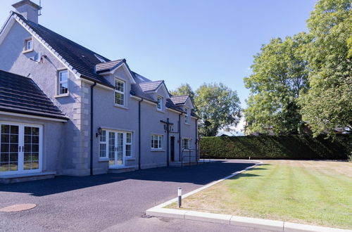 Photo 28 - Luxurious 4BD Family Retreat in Magherafelt