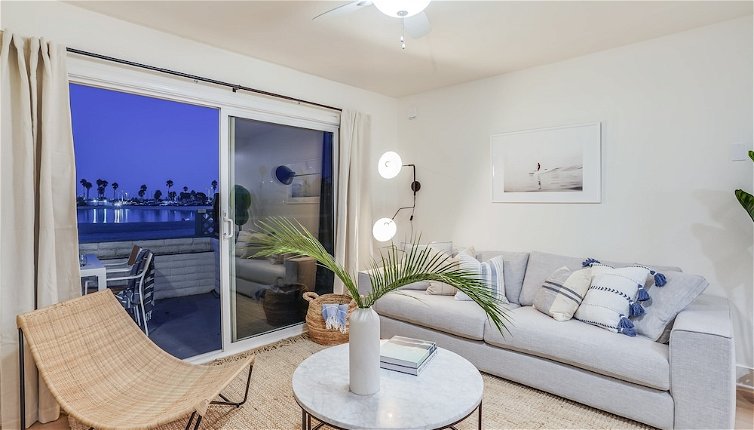 Photo 1 - Bay View V by Avantstay Stylish Mission Beach Home on the Sand