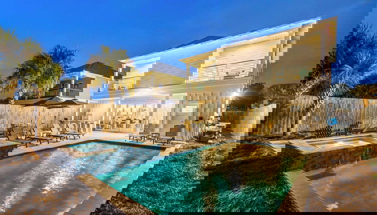 Foto 1 - Four Suns by Avantstay 5 Mins TO Beach OCC 20! Arcade Game, Ping Pong, BBQ & Pool!