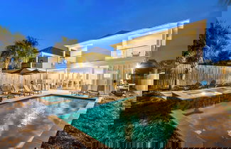 Foto 1 - Four Suns by Avantstay 5 Mins TO Beach OCC 20! Arcade Game, Ping Pong, BBQ & Pool!