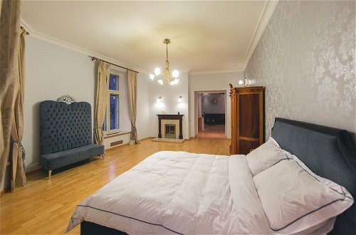 Photo 2 - Safe Haven Apartment