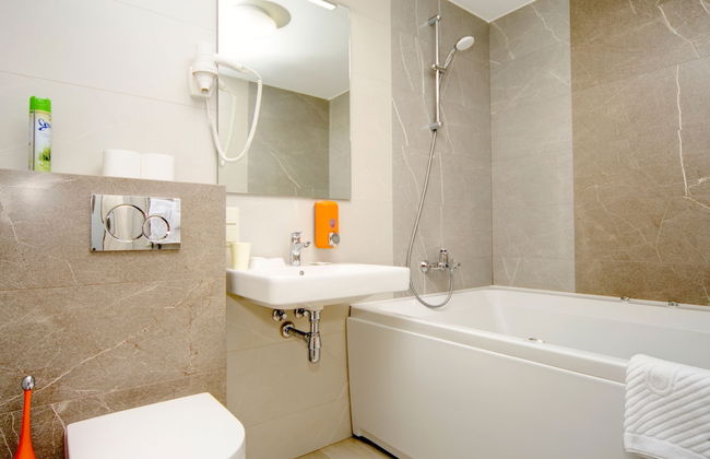 Arena Summit Apart Hotel - Photo 12