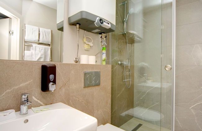 Arena Summit Apart Hotel - Photo 42