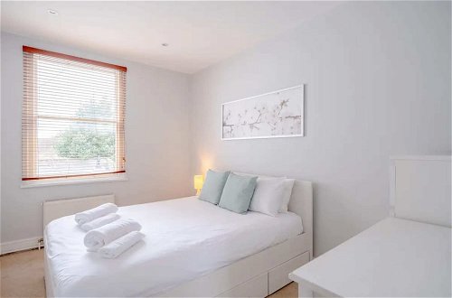 Foto 6 - Airy 2 Bedroom Apartment Next to Clapham Common