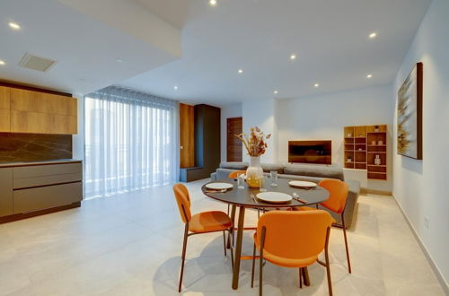Foto 7 - Luxury 2BR Apartment in Portomaso