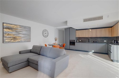 Photo 9 - Luxury 2BR Apartment in Portomaso