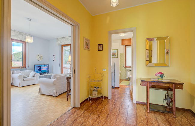 Connie s Apartment in Monvalle - Foto 47