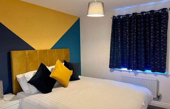 Lovely 2 Bedroom Apartment, 2 Bathrooms Parking - Photo 2