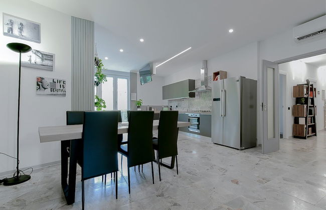 8 Bedroom Apartment in Reggio Emilia Center - Photo 17