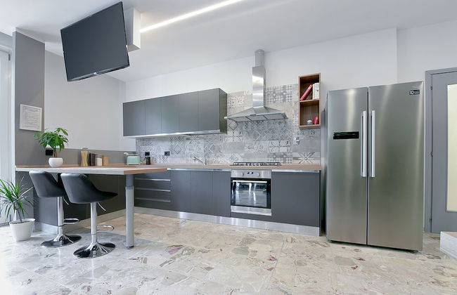 8 Bedroom Apartment in Reggio Emilia Center - Photo 18
