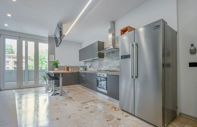 8 Bedroom Apartment in Reggio Emilia Center - Photo 19
