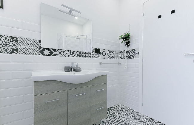 8 Bedroom Apartment in Reggio Emilia Center - Photo 27