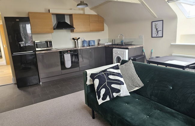 Charming 1-bed Loft in Caerleon - Photo 3