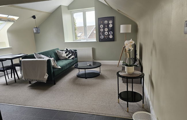 Charming 1-bed Loft in Caerleon - Photo 5