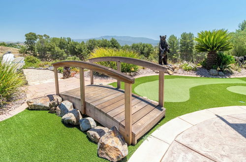 Foto 40 - Bear Bridge by Avantstay Hilltop Haven in Temecula w/ Views, Putting Green & Hot Tub