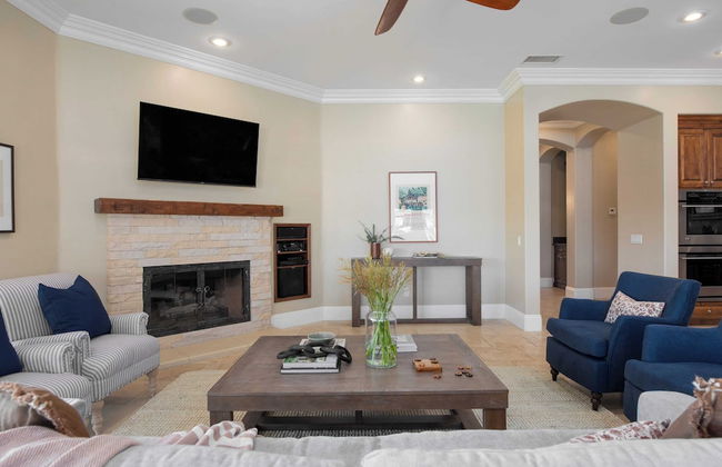 Bear Bridge by Avantstay Hilltop Haven in Temecula w/ Views, Putting Green & Hot Tub - Photo 13