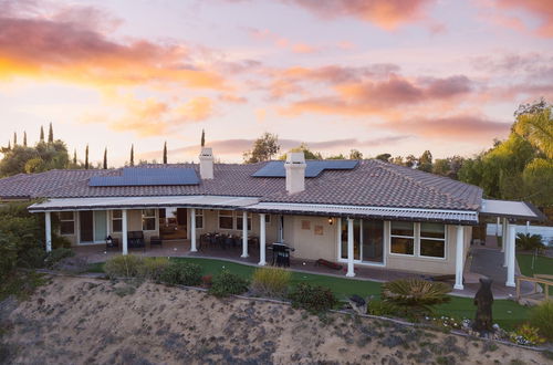 Foto 44 - Bear Bridge by Avantstay Hilltop Haven in Temecula w/ Views, Putting Green & Hot Tub