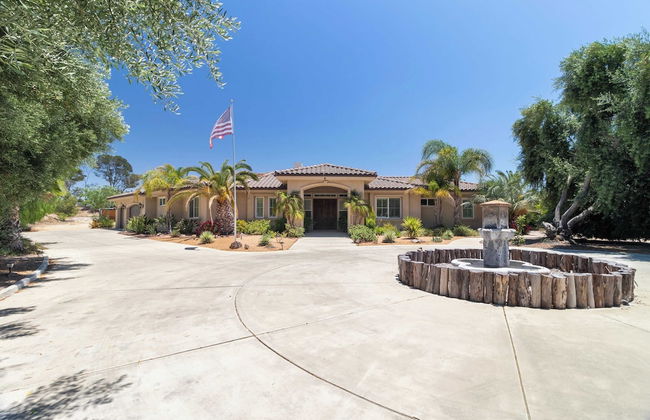 Bear Bridge by Avantstay Hilltop Haven in Temecula w/ Views, Putting Green & Hot Tub - Photo 39