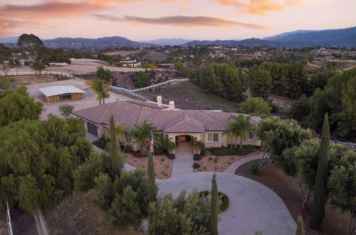 Photo 1 - Bear Bridge by Avantstay Hilltop Haven in Temecula w/ Views, Putting Green & Hot Tub