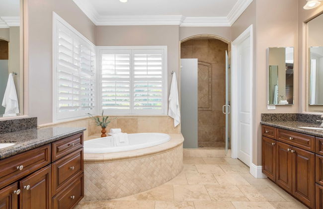 Bear Bridge by Avantstay Hilltop Haven in Temecula w/ Views, Putting Green & Hot Tub - Photo 22