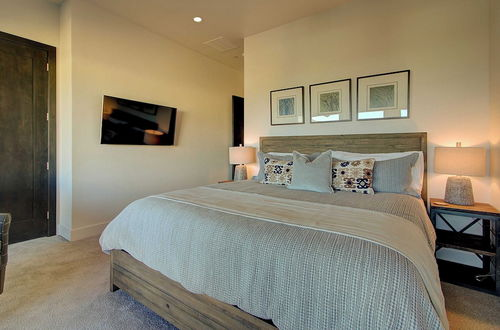 Photo 2 - Juniper Landing 3 Bedroom by Avantstay Condo in Park City Mountain Resort w/ Pool, Hot Tub & Gym