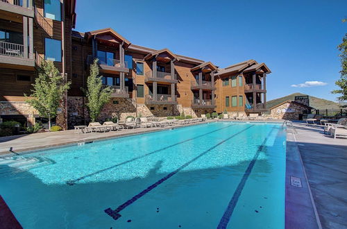 Photo 15 - Juniper Landing 3 Bedroom by Avantstay Condo in Park City Mountain Resort w/ Pool, Hot Tub & Gym