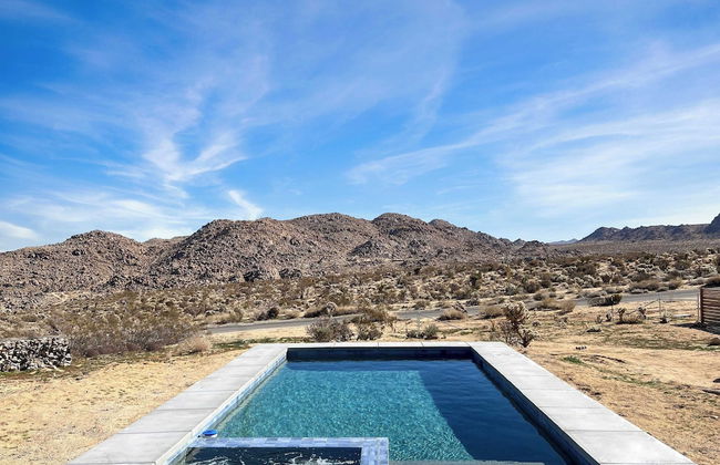 Chicory by Avantstay Modern Desert Retreat w/ Hot Tub - Photo 1