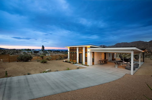 Photo 2 - Chicory by Avantstay Modern Desert Retreat w/ Hot Tub