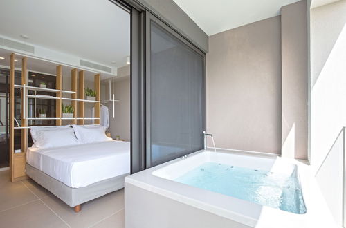 Photo 17 - Noemie Luxury Suites