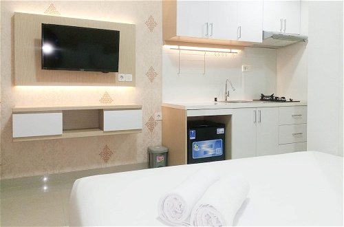 Photo 4 - Nice And Comfort Studio At Taman Melati Sinduadi Apartment