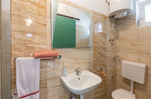 Foto 10 - Comfortable 3 Bedroom Apartment in Makarska