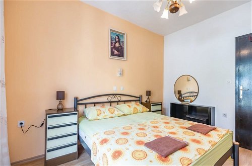 Photo 3 - Comfortable 3 Bedroom Apartment in Makarska