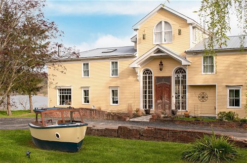 Foto 4 - River House by Avantstay Historic & Secluded Estate on the Hudson River w/ Pool Sleeps 24