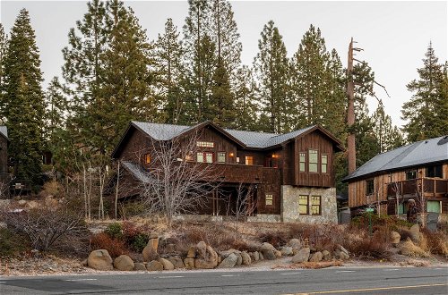 Photo 5 - Atkinson by Avantstay Lake Front Home w/ Stunning Views in Tahoe Vista