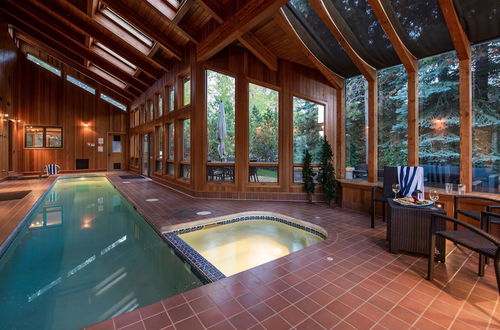 Photo 7 - Sunriver by Avantstay Cozy Mountain Home w/ Indoor Pool and Hot Tub