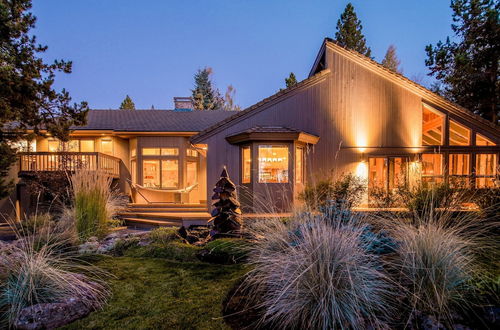 Photo 12 - Sunriver by Avantstay Cozy Mountain Home w/ Indoor Pool and Hot Tub