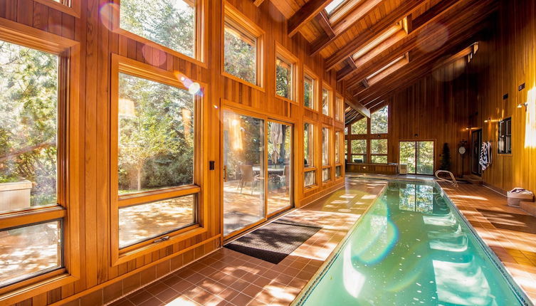 Foto 1 - Sunriver by Avantstay Cozy Mountain Home w/ Indoor Pool and Hot Tub