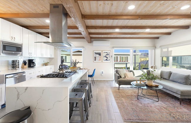 Mission Point 2 by Avantstay Mission Beach Home w/ Large Balcony Steps to Beach! - Foto 8