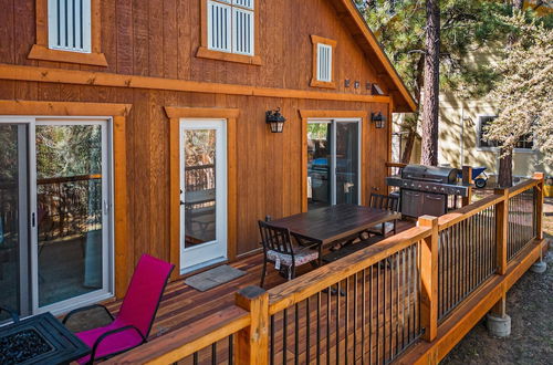 Photo 9 - Mountain Air by Avantstay Stunning Log Cabin in Big Bear w/ Pool Table