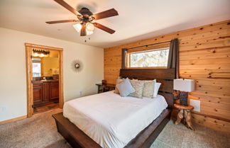 Foto 1 - Mountain Air by Avantstay Stunning Log Cabin in Big Bear w/ Pool Table