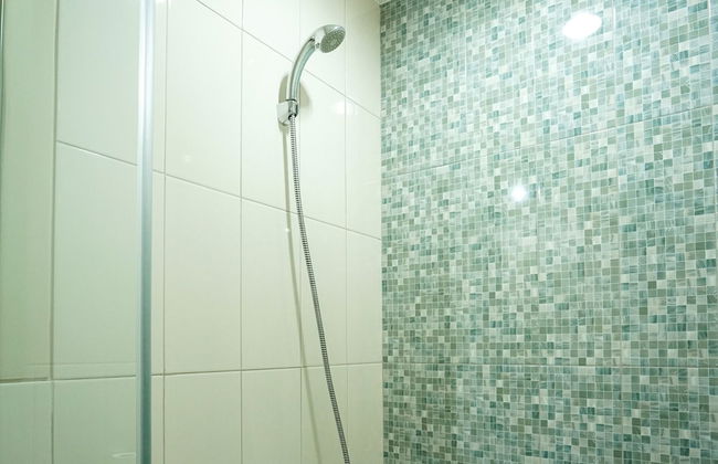Cozy Studio Apartment at Nine Residence connected to Mall - Foto 11