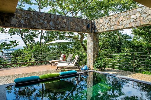 Foto 18 - Exclusive 5BR Tanager Ocean View Villa w Private Pool Jungle Views