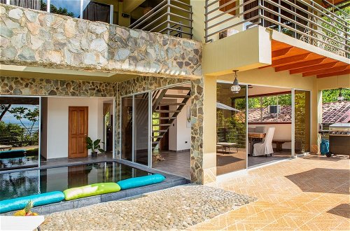 Foto 3 - Exclusive 5BR Tanager Ocean View Villa w Private Pool Jungle Views
