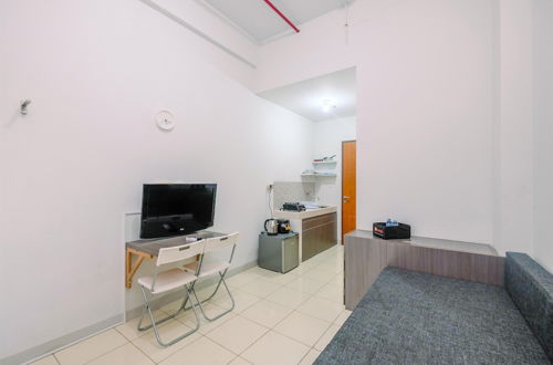 Photo 7 - Comfortable and Minimalist Studio at Dave Apartment