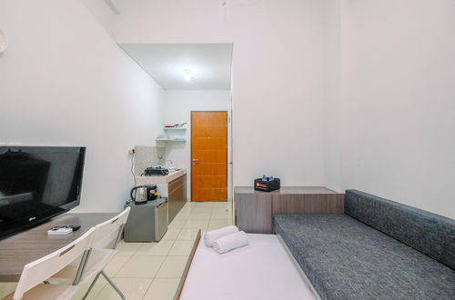 Foto 2 - Comfortable and Minimalist Studio at Dave Apartment