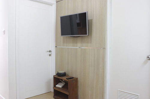 Photo 14 - Cozy Stay 1BR Apartment at Parahyangan Residence