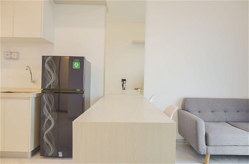 Photo 14 - Fully Furnished With Comfortable Design 2Br Sky House Apartment Bsd